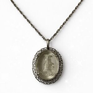 Vintage Style Cameo Pendant Necklace Silver Tone Victorian Lady